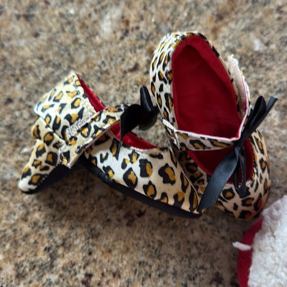 Dearfoams, mudpie, & misc set of 3 baby girl booties. 2 fleece/fleece lined. New - Picture 4 of 5